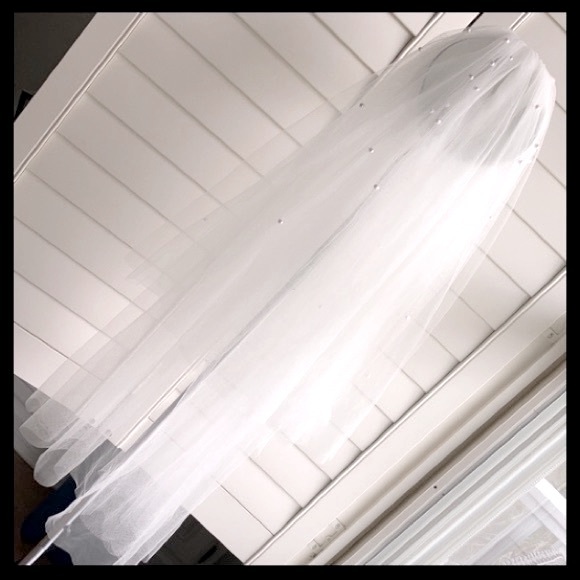 32" Double tiered veil with pearl - Picture 8 of 11